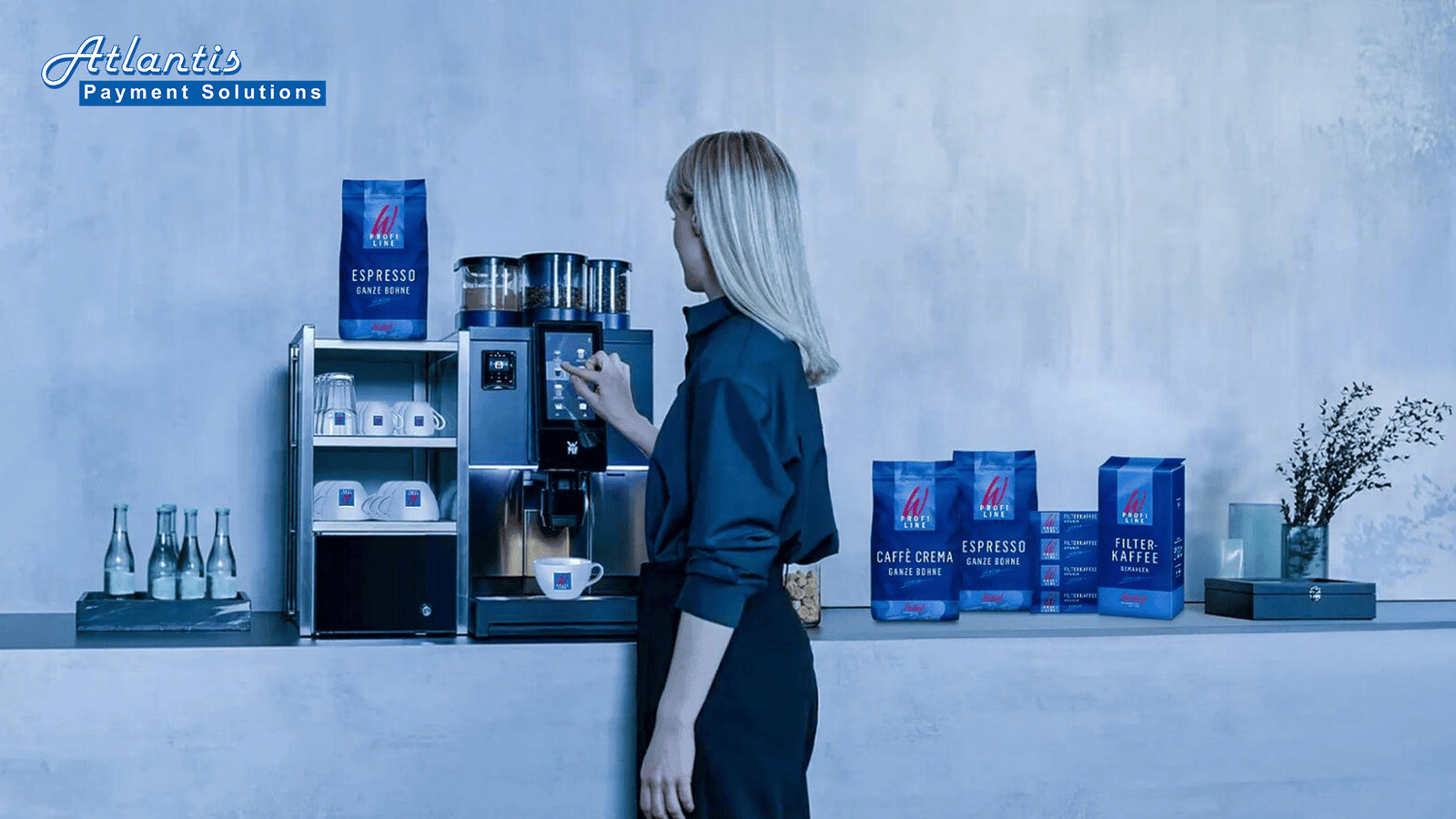 Mehr Umsatz pro Tasse: Warum die neuen Universal-Sets von Atlantis und das VPOS Media 4 Terminal die Kaffeepause digital revolutionieren